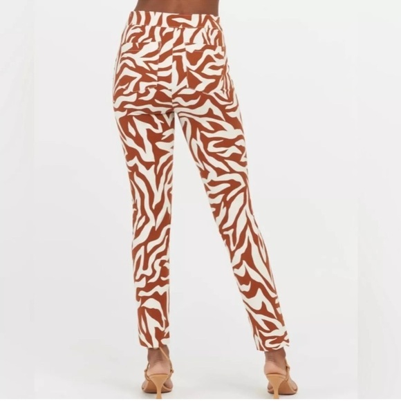 Spanx On-the-Go Printed Ankle Slim Straight Pant Clay Zebra Stripe Size Medium - Picture 2 of 12